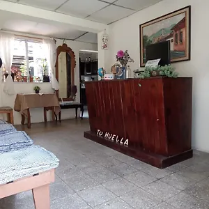  Hostel Huellas
